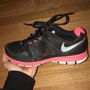 Women’s Nike Free XT Motion Size 6.5 Black Pink
